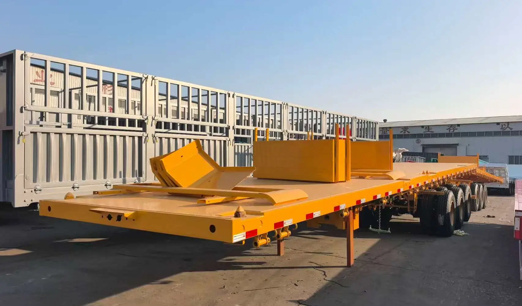 Roro Gemisi İçin Kullanılan 3 Dingilli Lowbed Yarı Römork Nakliye Planı